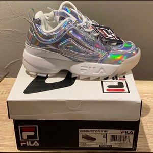 NIB Fila Disruptor II Iridescent Size 5 Women’s Boutique NIB Fila Disruptor II Iridescent Size 5 Women’s Boutique